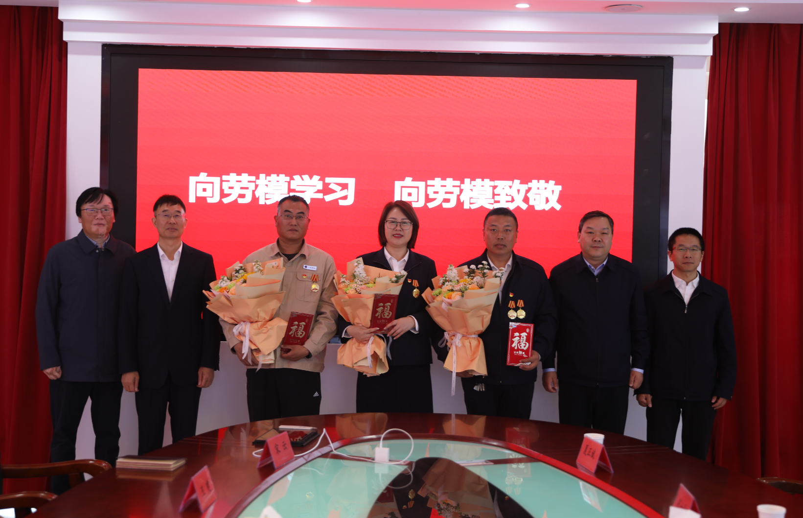 c39f43ff-5f85-4fd5-b750-5f0d4442da04